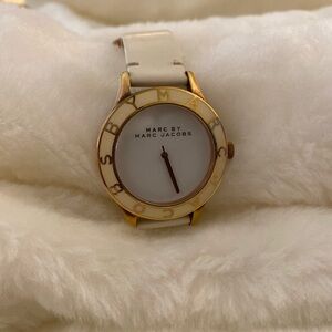 Marc by Marc Jacobs Gold and White Logo Bezel Watch Marc By Marc Jacobs Women main image 2